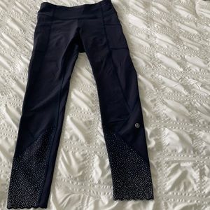Lululemon Tight Stuff Scallop Hem Leggings Size 4